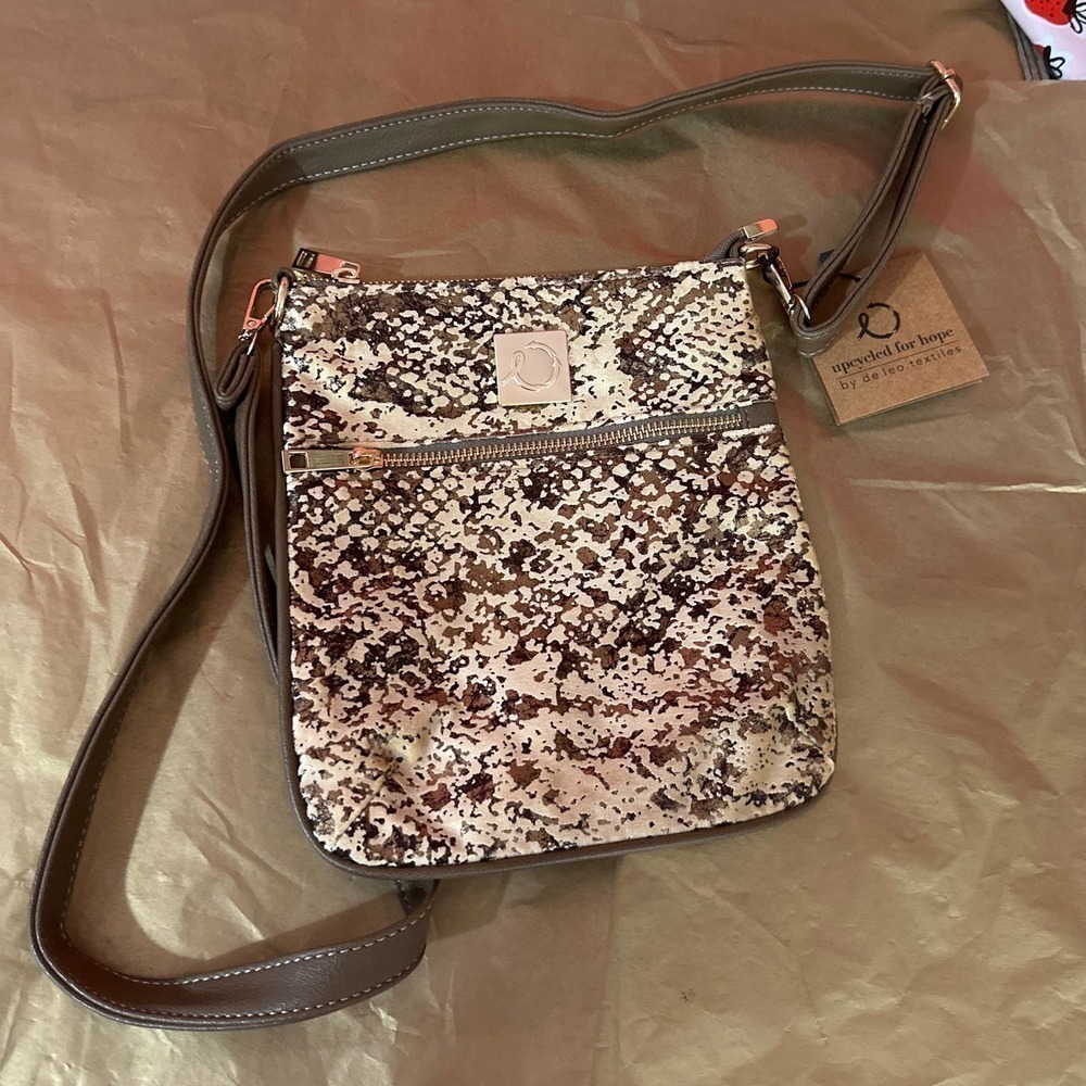DE leo textiles shoulder purse
